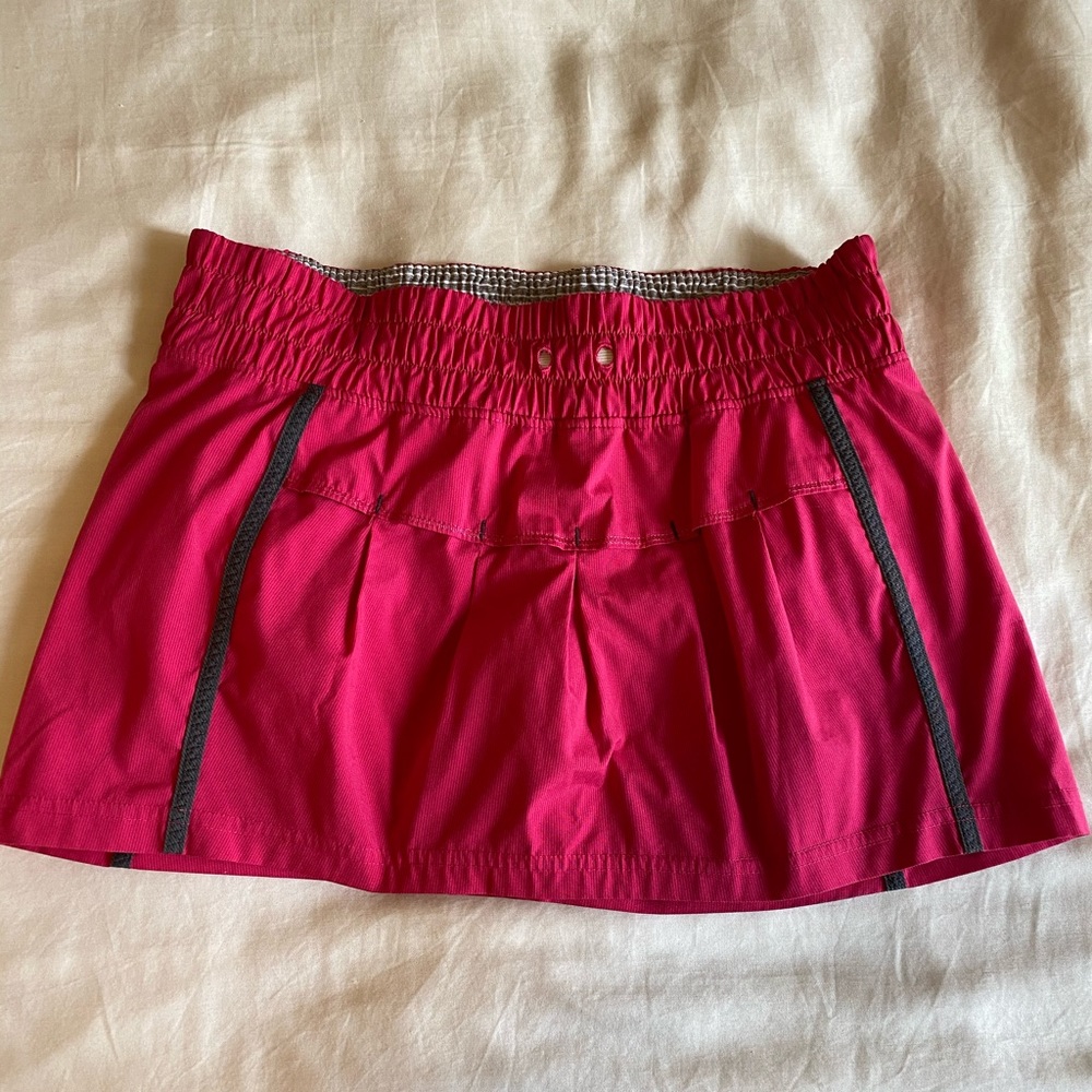 LuluLemon pink tennis skirt size 4